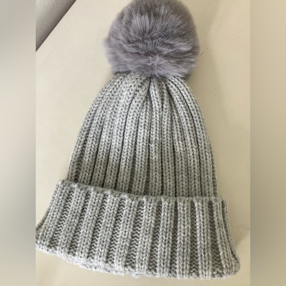 Vince Camuto Grey PomPom Winter Hat - Picture 8 of 10